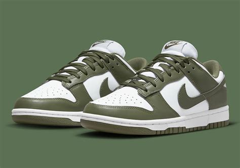 olive green Nike's shoes